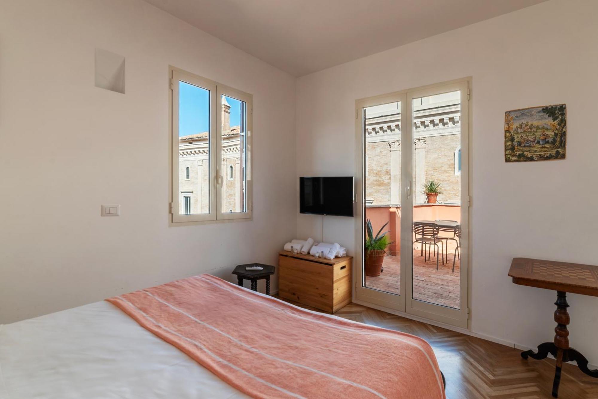 Apartment With Terrace In Via Del Pellegrino - Fromhometorome Exterior photo